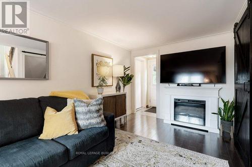 615 Artreva Crescent, Burlington, ON - Indoor Photo Showing Living Room With Fireplace