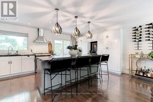 615 Artreva Crescent, Burlington, ON - Indoor Photo Showing Kitchen With Upgraded Kitchen