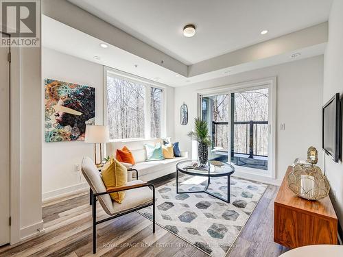 12 - 3492 Widdicombe Way, Mississauga (Erin Mills), ON - Indoor Photo Showing Living Room