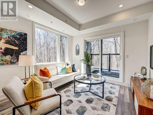 12 - 3492 Widdicombe Way, Mississauga (Erin Mills), ON - Indoor Photo Showing Living Room