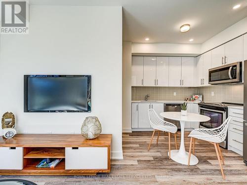 12 - 3492 Widdicombe Way, Mississauga (Erin Mills), ON - Indoor Photo Showing Kitchen