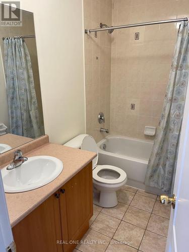 622 Candlestick Circle, Mississauga, ON - Indoor Photo Showing Bathroom