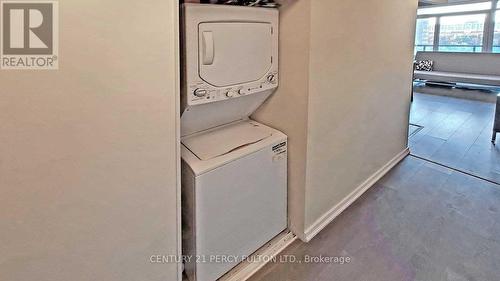 720 - 36 Lisgar Street, Toronto, ON - Indoor Photo Showing Laundry Room