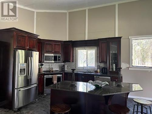 3820 Allpress Road, Williams Lake, BC - Indoor Photo Showing Kitchen