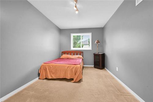 16 Southside Place, Hamilton, ON - Indoor Photo Showing Bedroom