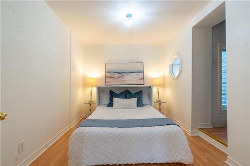 593 Beach Boulevard, Hamilton, ON - Indoor Photo Showing Bedroom