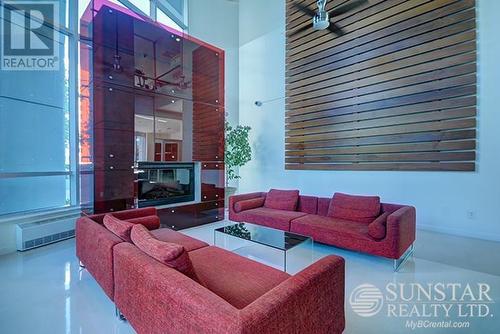 1609 4808 Hazel Street, Burnaby, BC - Indoor Photo Showing Living Room