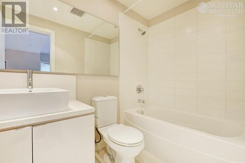 1609 4808 Hazel Street, Burnaby, BC - Indoor Photo Showing Bathroom