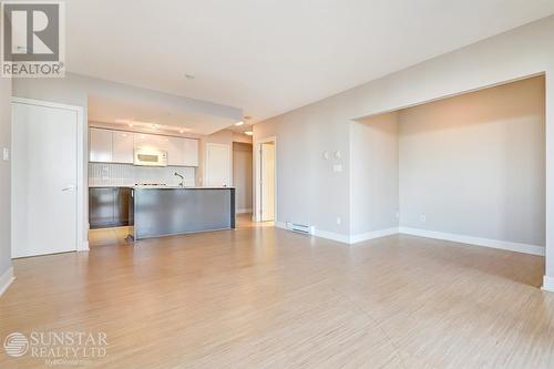 1609 4808 Hazel Street, Burnaby, BC - Indoor Photo Showing Other Room