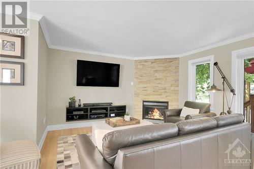 365 Greenwood Avenue, Ottawa, ON - Indoor Photo Showing Living Room With Fireplace