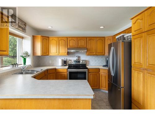 4329 Crystal Drive, Vernon, BC - Indoor Photo Showing Kitchen With Double Sink