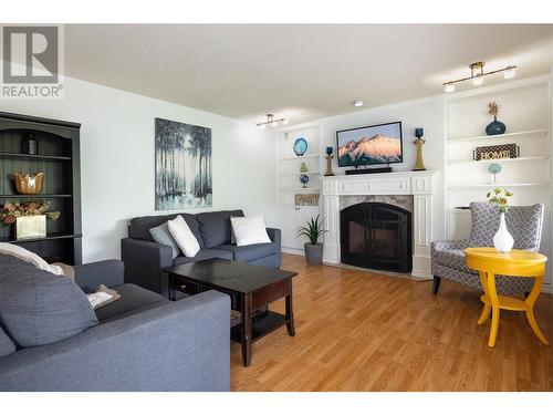 4329 Crystal Drive, Vernon, BC - Indoor Photo Showing Living Room With Fireplace