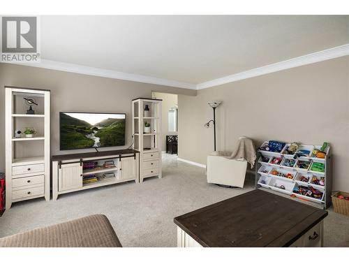 4329 Crystal Drive, Vernon, BC - Indoor Photo Showing Other Room