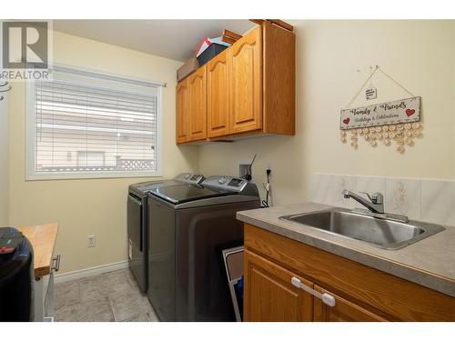 4329 Crystal Drive, Vernon, BC - Indoor Photo Showing Laundry Room