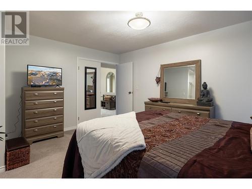 4329 Crystal Drive, Vernon, BC - Indoor Photo Showing Bedroom