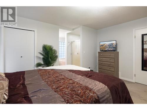 4329 Crystal Drive, Vernon, BC - Indoor Photo Showing Bedroom