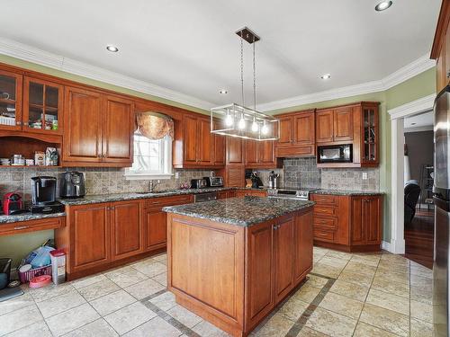 Cuisine - 3 Cer. Simone Blanchard, Saint-Zotique, QC - Indoor Photo Showing Kitchen