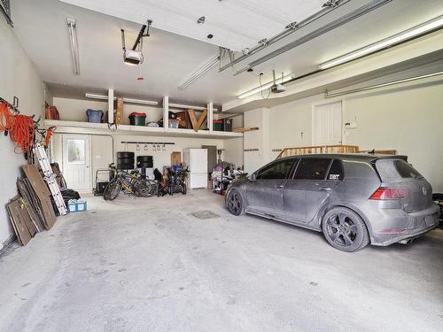 Garage - 3 Cer. Simone Blanchard, Saint-Zotique, QC - Indoor Photo Showing Garage