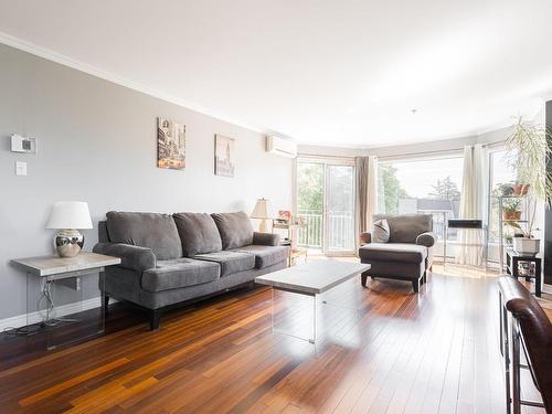 Living room - 405-5250 Rue Riviera, Montréal (Pierrefonds-Roxboro), QC - Indoor Photo Showing Living Room