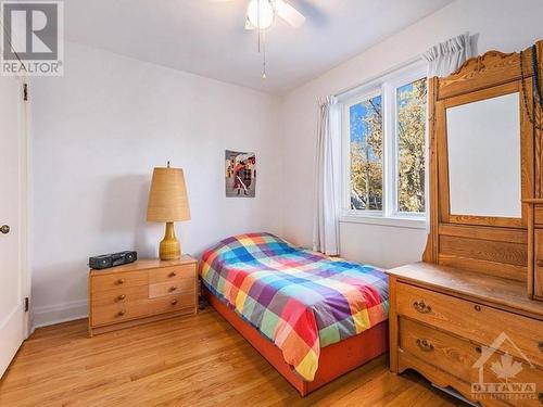 97 Marlowe Crescent, Ottawa, ON - Indoor Photo Showing Bedroom