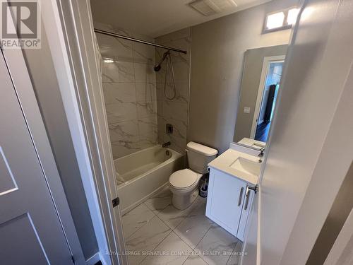 1401 - 15 Queen Street S, Hamilton, ON - Indoor Photo Showing Bathroom