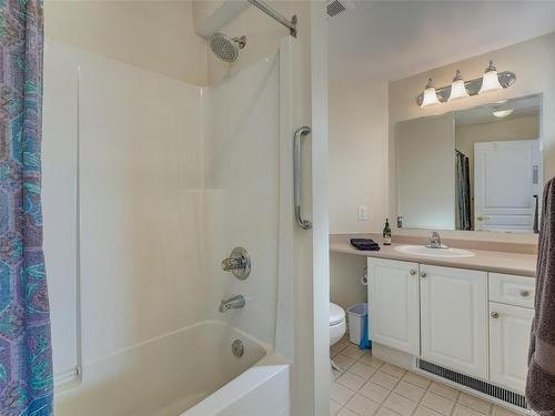 205-6585 Country Rd, Sooke, BC - Indoor Photo Showing Bathroom