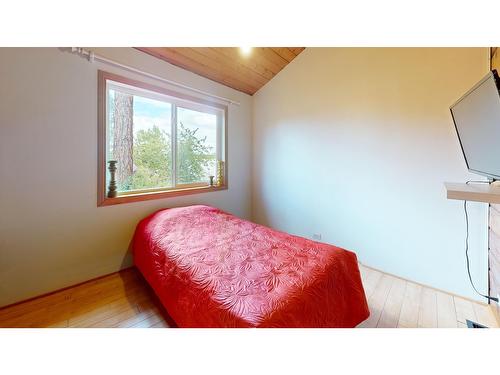 327 28Th Avenue S, Cranbrook, BC - Indoor Photo Showing Bedroom