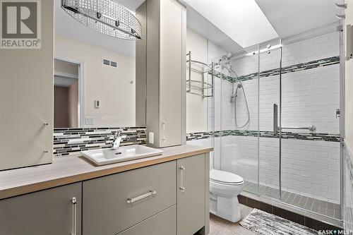 614 Budz Crescent, Saskatoon, SK - Indoor Photo Showing Bathroom