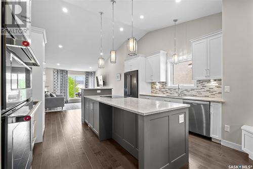 614 Budz Crescent, Saskatoon, SK - Indoor Photo Showing Kitchen With Stainless Steel Kitchen With Upgraded Kitchen