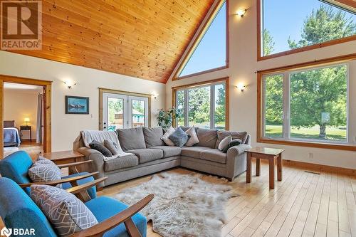 184 Golf Course Road, Quinte West, ON - Indoor Photo Showing Living Room