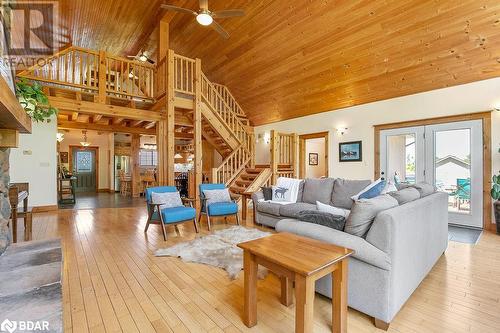 184 Golf Course Road, Quinte West, ON - Indoor Photo Showing Living Room