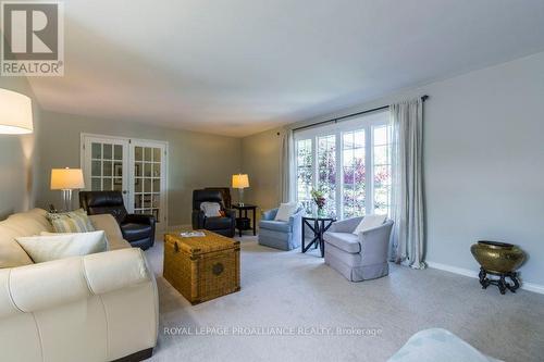 184 Elmwood Drive, Belleville, ON - Indoor Photo Showing Living Room