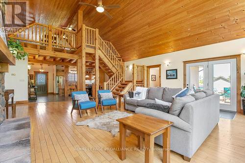 184 Golf Course Road, Quinte West, ON - Indoor Photo Showing Living Room