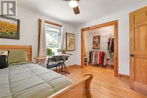 184 Golf Course Road, Quinte West, ON - Indoor Photo Showing Bedroom