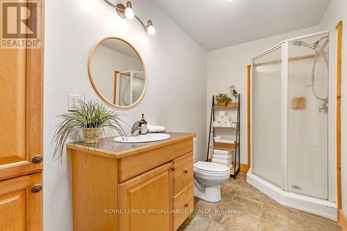 184 Golf Course Road, Quinte West, ON - Indoor Photo Showing Bathroom