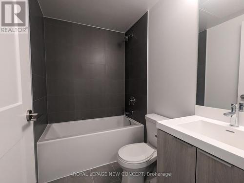 1215 - 8 Widmer Street, Toronto, ON - Indoor Photo Showing Bathroom