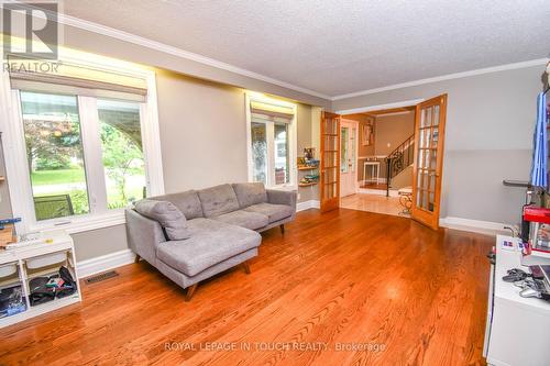 11 Hill Top Drive, Penetanguishene, ON - Indoor Photo Showing Living Room