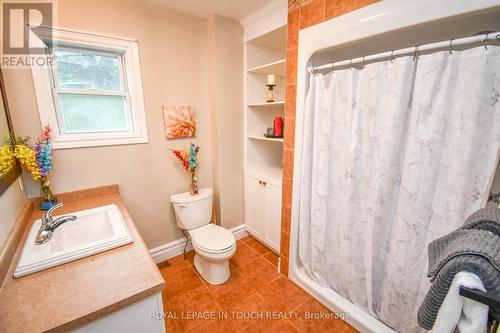 11 Hill Top Drive, Penetanguishene, ON - Indoor Photo Showing Bathroom