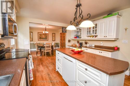 11 Hill Top Drive, Penetanguishene, ON - Indoor Photo Showing Kitchen