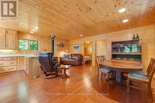 1091 Lindey Lane, North Frontenac, ON - Indoor Photo Showing Dining Room