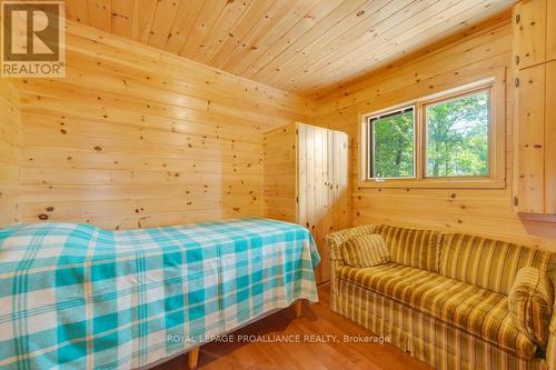 1091 Lindey Lane, North Frontenac, ON - Indoor Photo Showing Bedroom