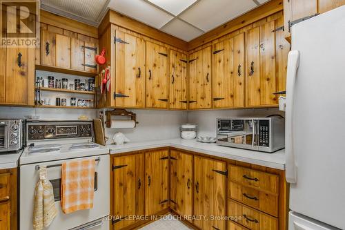 24 Belgrove, Tiny, ON - Indoor Photo Showing Kitchen