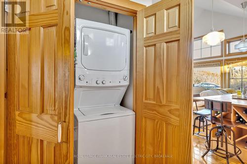 66 Auburn Street, Peterborough, ON - Indoor Photo Showing Laundry Room