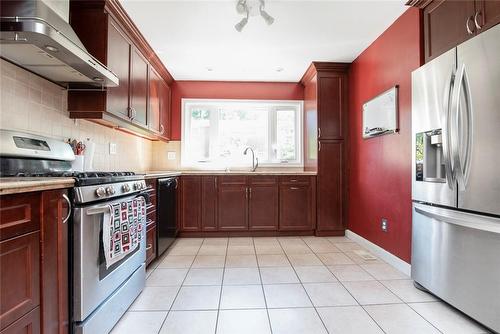 415 Sanatorium Road, Hamilton, ON - Indoor Photo Showing Kitchen With Upgraded Kitchen