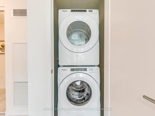 1407-28 Freeland St, Toronto, ON - Indoor Photo Showing Laundry Room