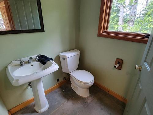 4540 Clearwater Valley Rd, Clearwater, BC - Indoor Photo Showing Bathroom