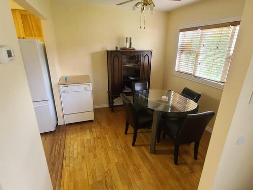 350 Campbell Ave, Kamloops, BC - Indoor Photo Showing Dining Room