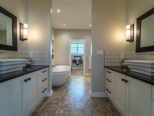 2259 Burgess Ave, Merritt, BC - Indoor Photo Showing Bathroom