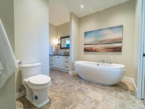 2259 Burgess Ave, Merritt, BC - Indoor Photo Showing Bathroom