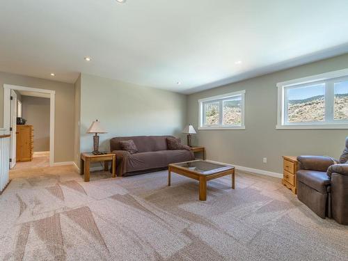 2259 Burgess Ave, Merritt, BC - Indoor Photo Showing Living Room